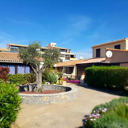 Vakantiehuis Calma Port Venus Village Naturiste Piscine & Velo