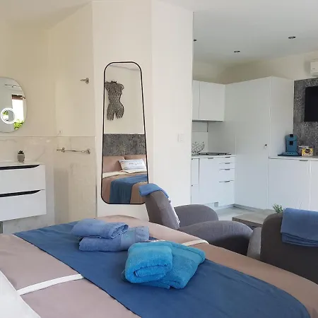 Calma Port Venus Village Naturiste Piscine & Velo بيت للعطل